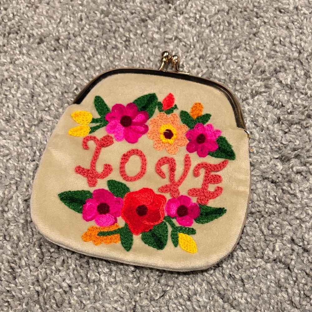 Embroidered 'LOVE' Floral Coin Purse - Beige